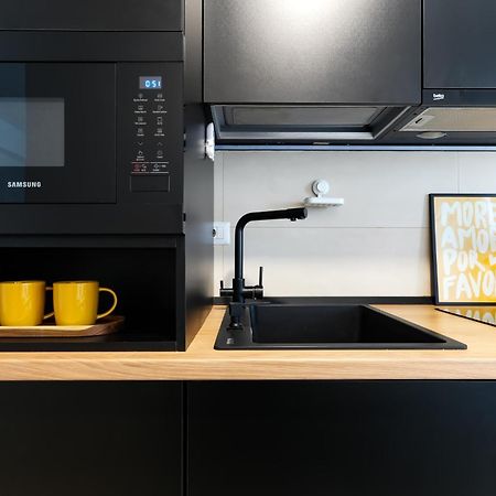 Ana - Cozy & Quiet Apt With Balcony & Garden View Bukarest Exteriör bild