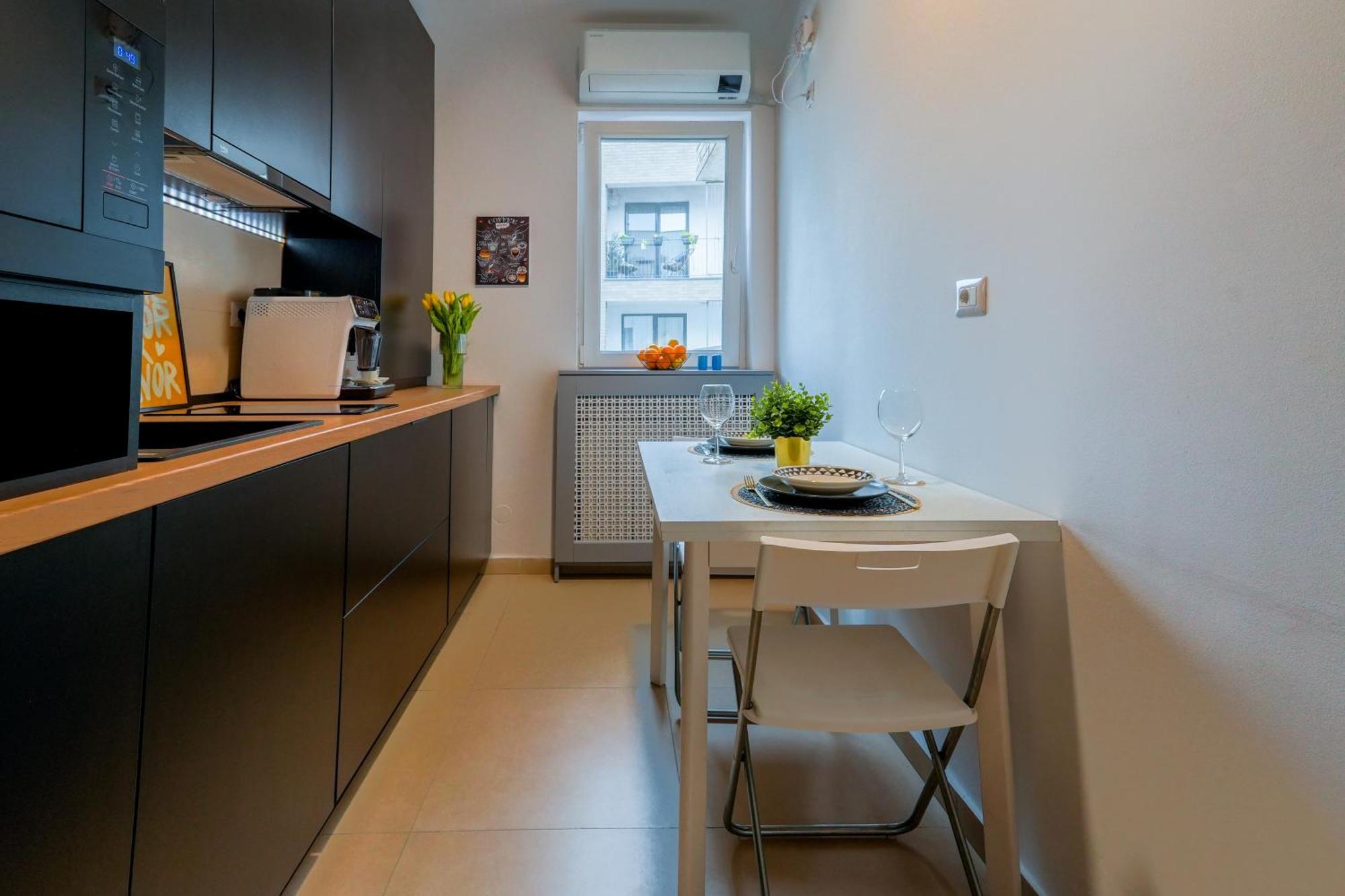 Ana - Cozy & Quiet Apt With Balcony & Garden View Bukarest Exteriör bild